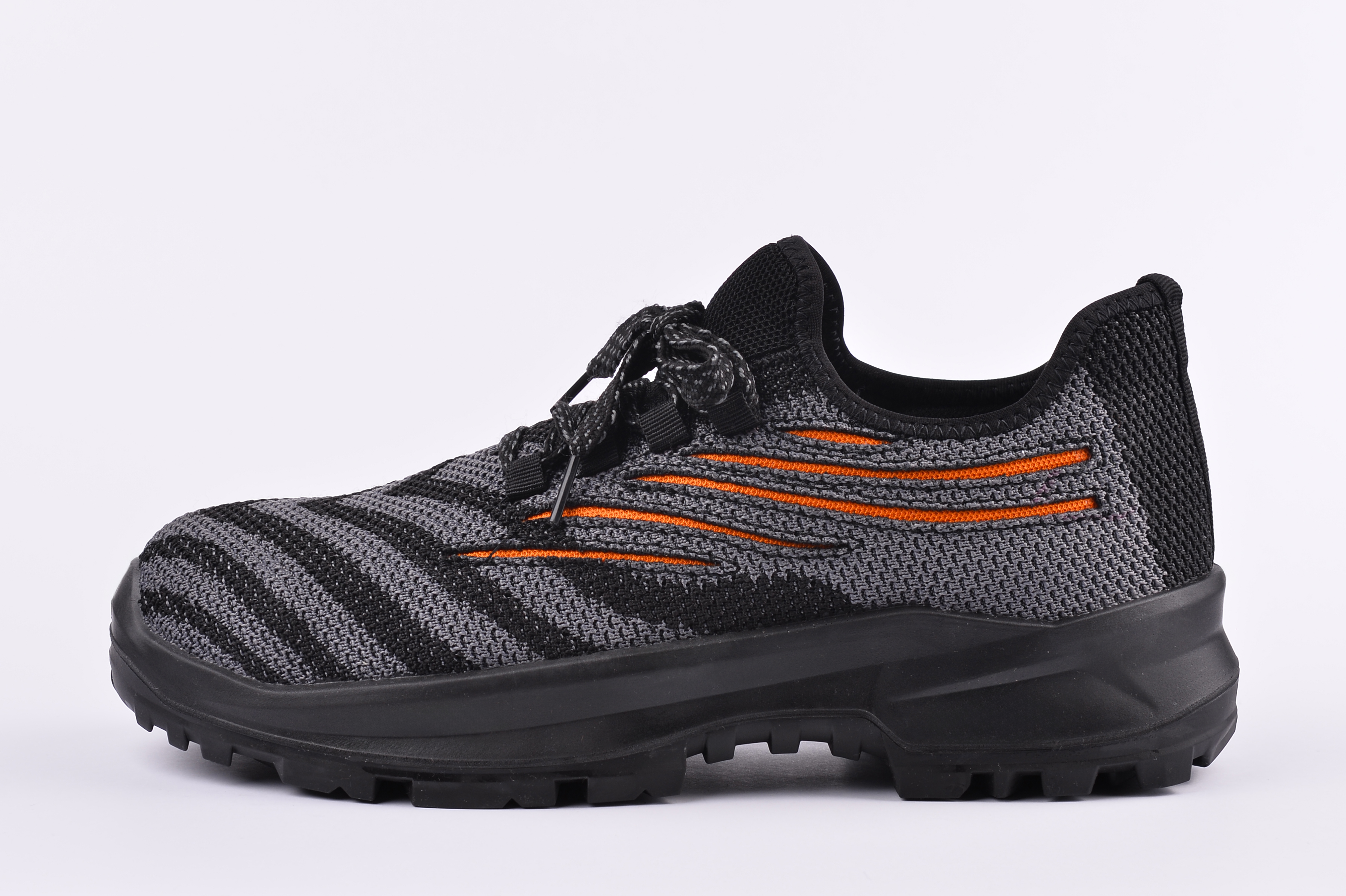 İşçi krossovkaları